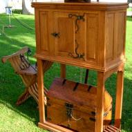 DRESSOIR XIVeme siècle